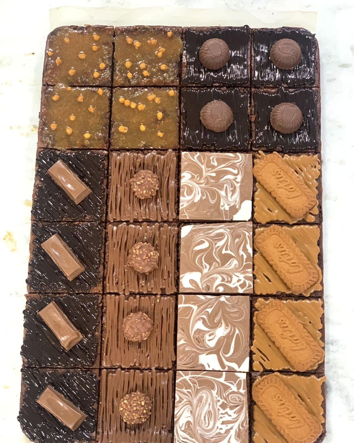Sixteen brownies